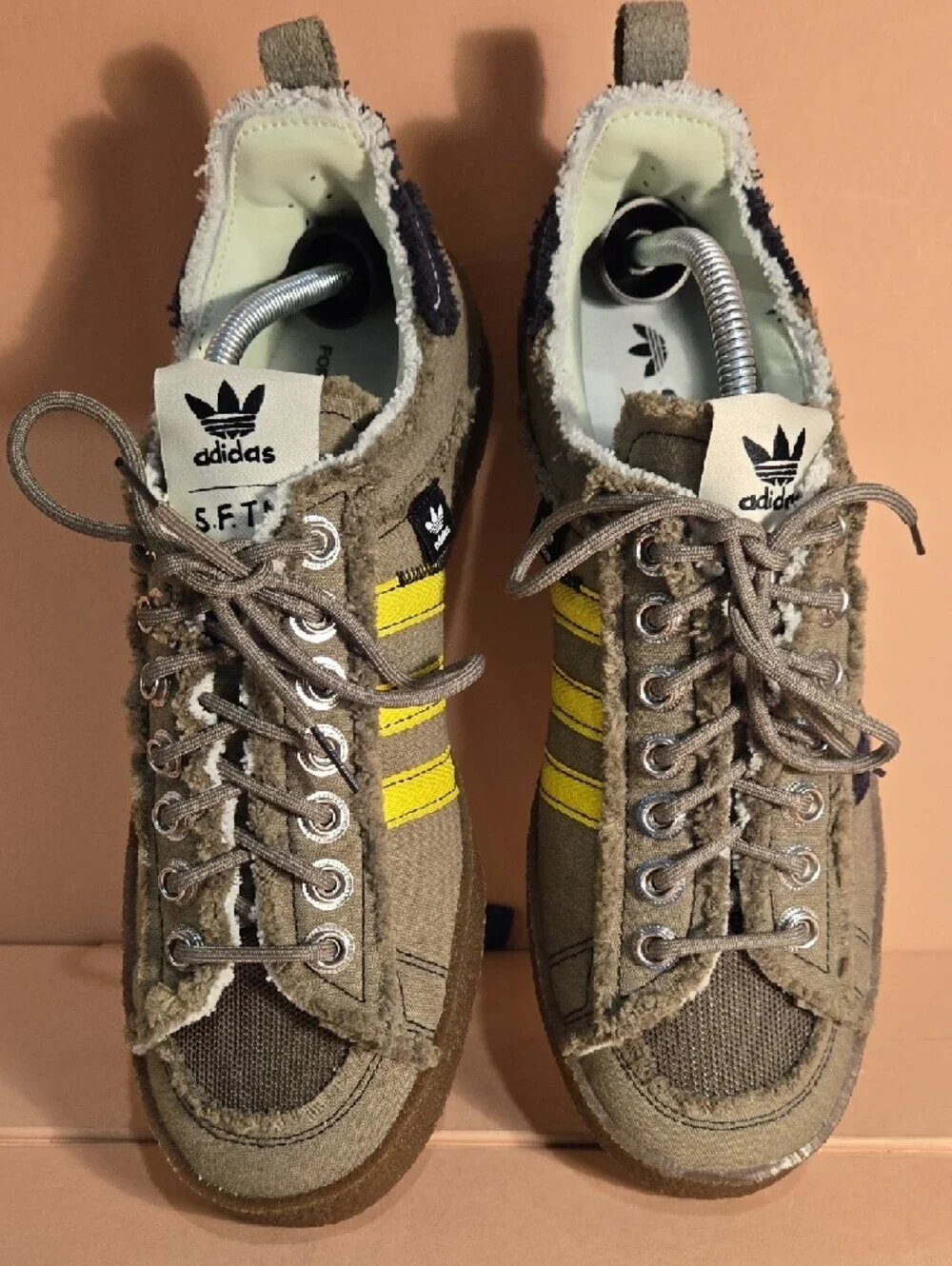 Size 10.5 - Adidas Originals Men's Campus 80S SFTM Shoes, Focus Olive/Black/Gum.